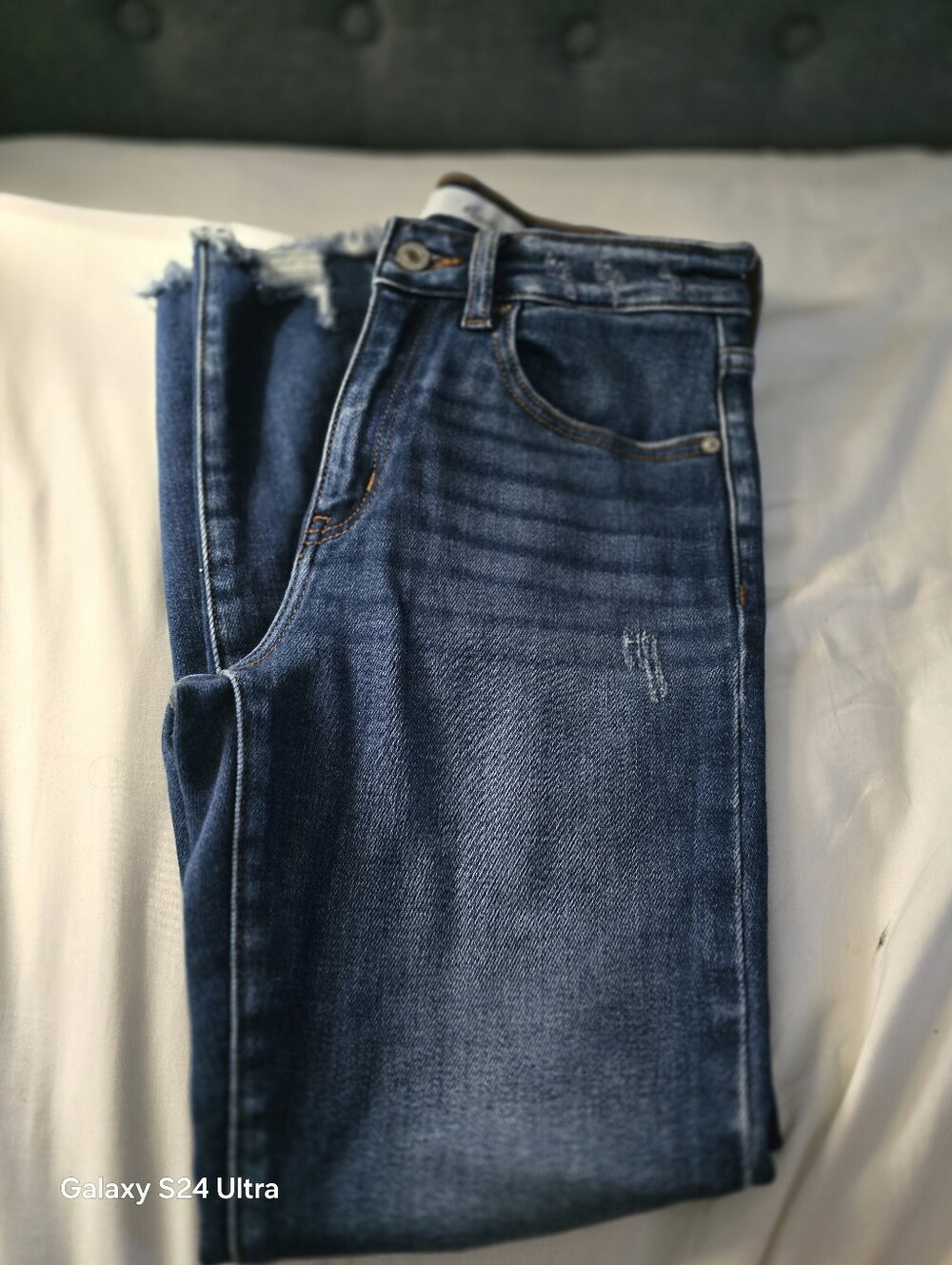 Kancan High-rise Skinny Jeans * Frayed Hem * Distressed Dark Wash Denim *  5/26
